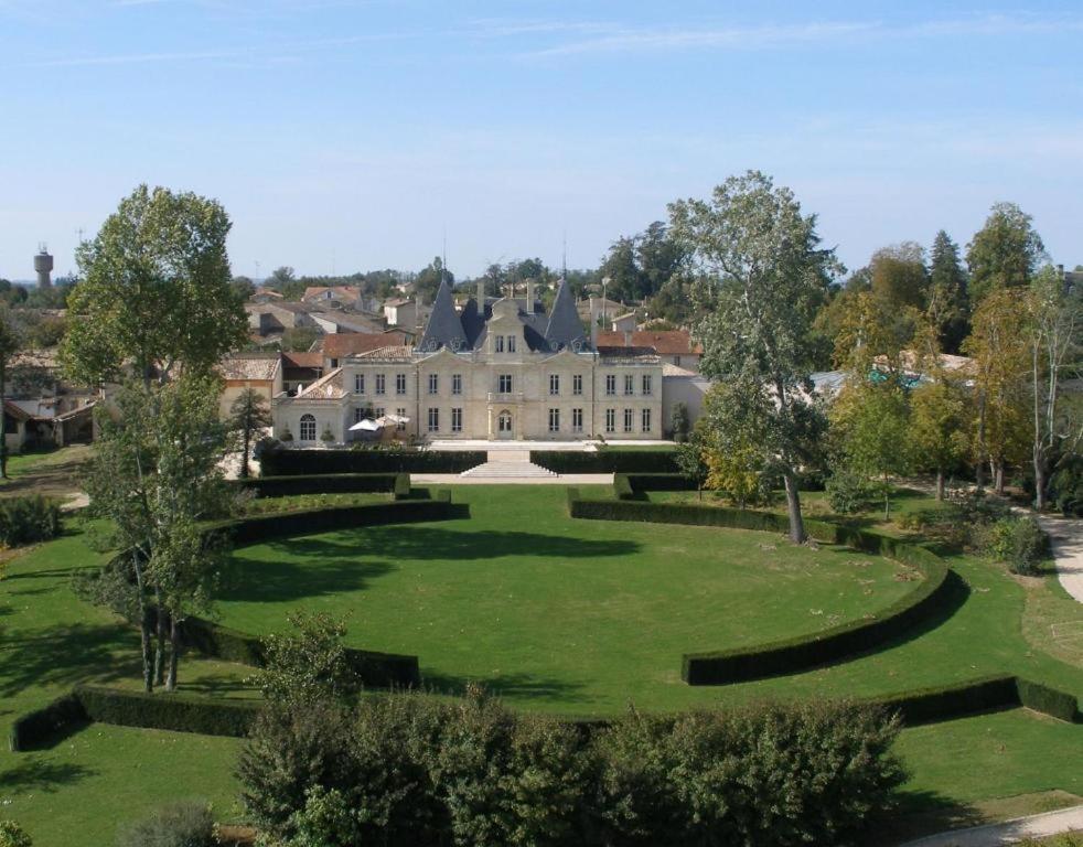 Chateau De Lussac Lussac  Kültér fotó